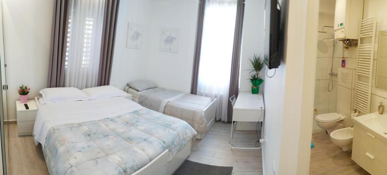 Modern Room With Private Bathroom Trento Exterior foto