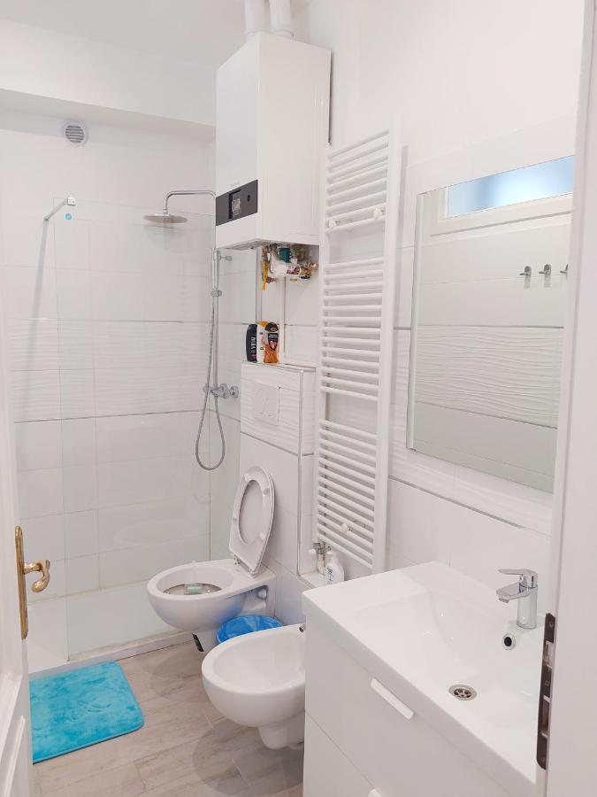 Modern Room With Private Bathroom Trento Exterior foto
