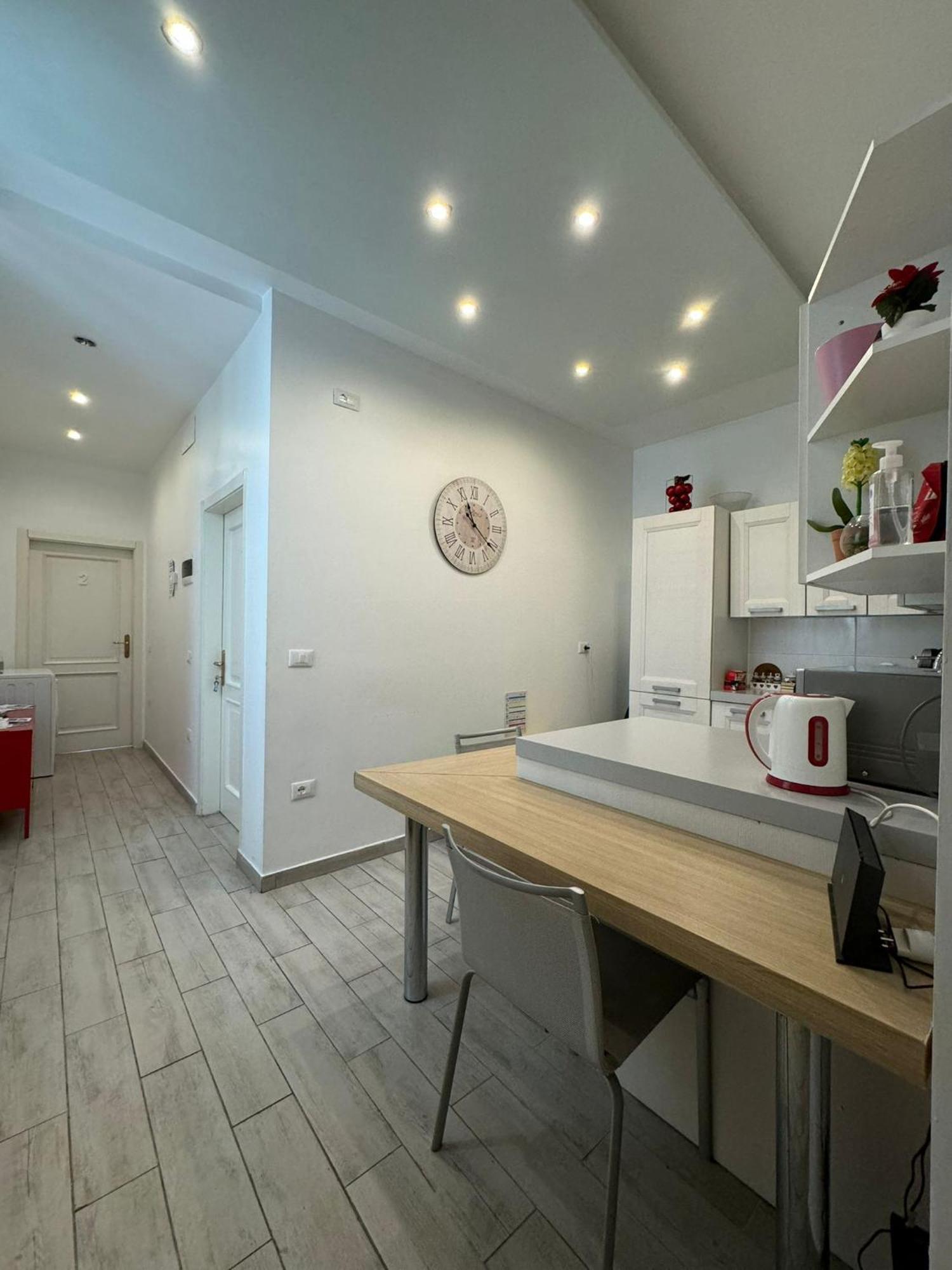 Modern Room With Private Bathroom Trento Exterior foto
